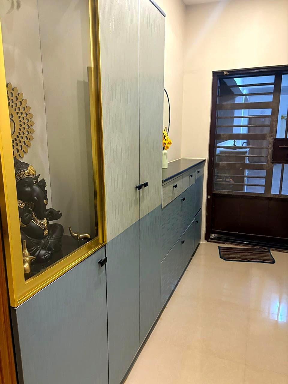 Sideboard + mirror — blue/grey